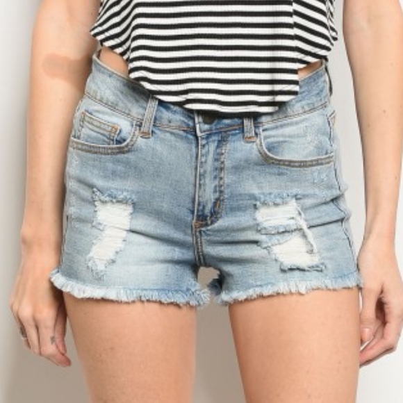 THE "MANDY" LIGHT BLUE DENIM SHORTS - Picture 4 of 7